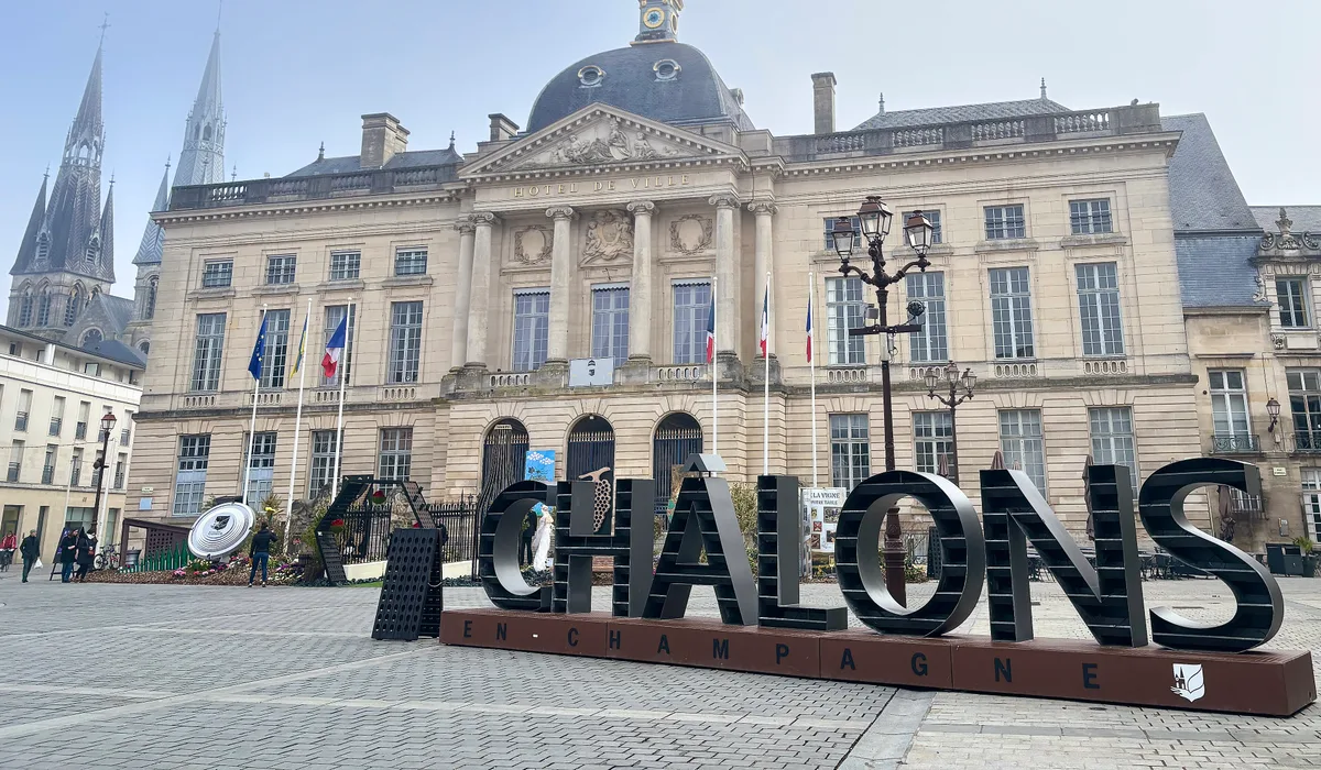 Service d'enlèvement de véhicule hors d'usage à Châlons-en-Champagne