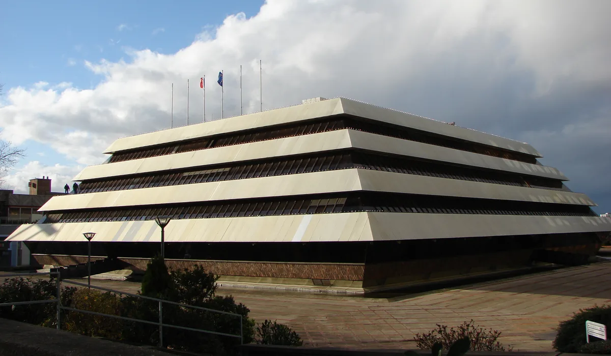 Casse auto et pièces détachées à Nanterre (92)