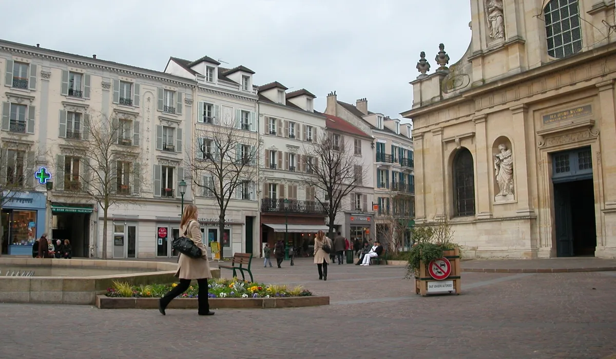 Enlèvement d'épave gratuit à Rueil Malmaison dans les Hauts-de-Seine